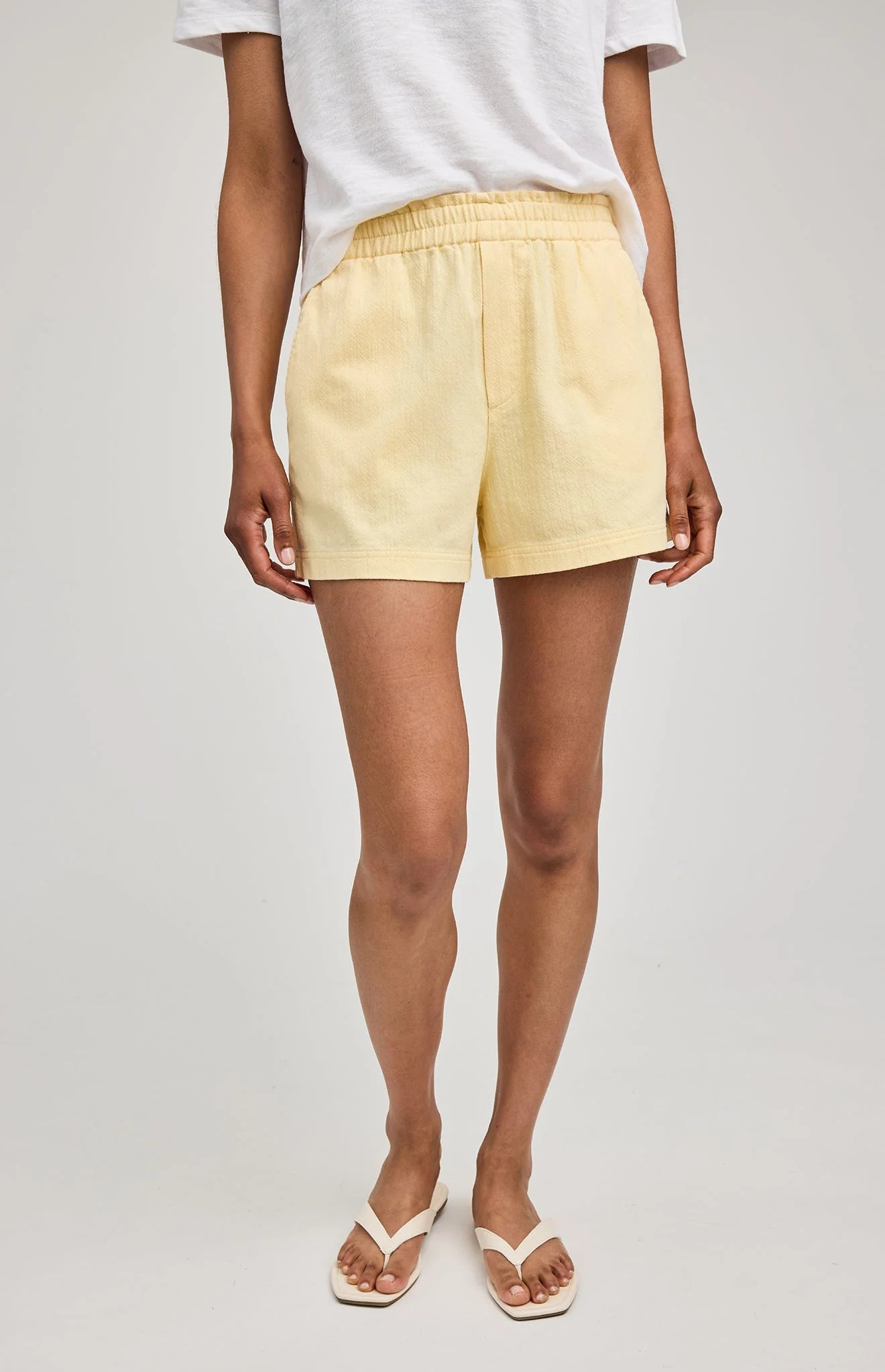 linen short in yellow