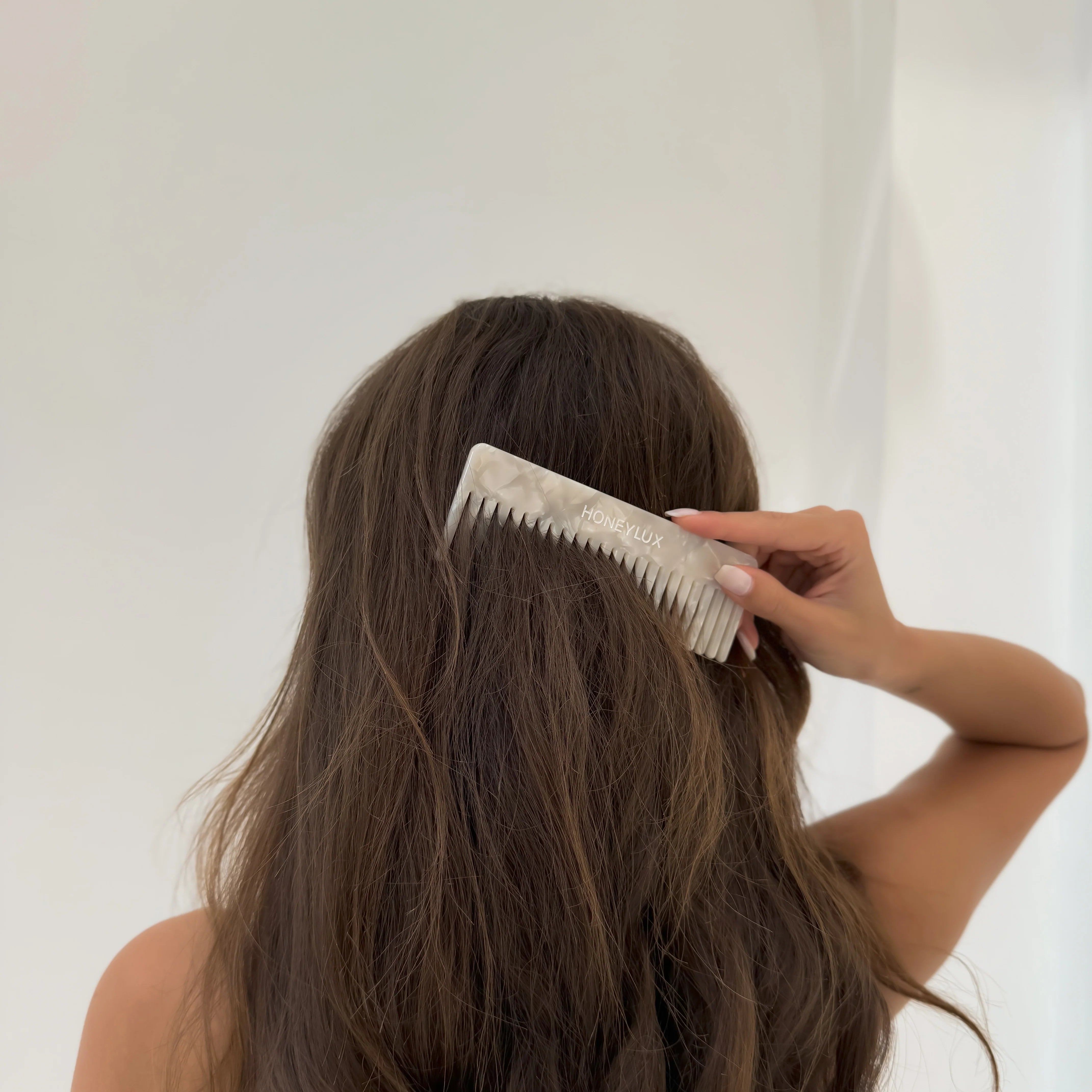 white detangling comb