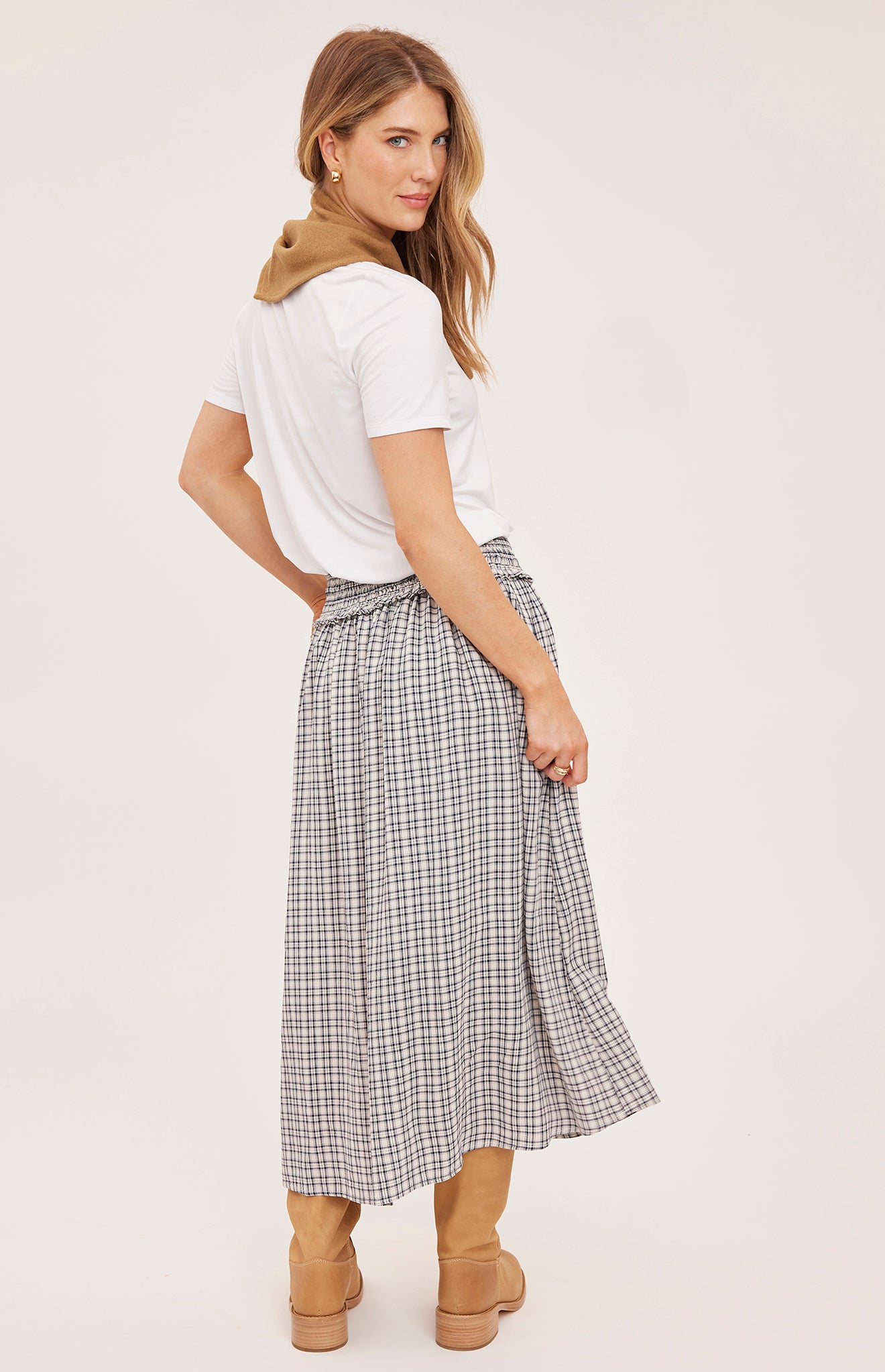 skirt in cream and black checkered pattern