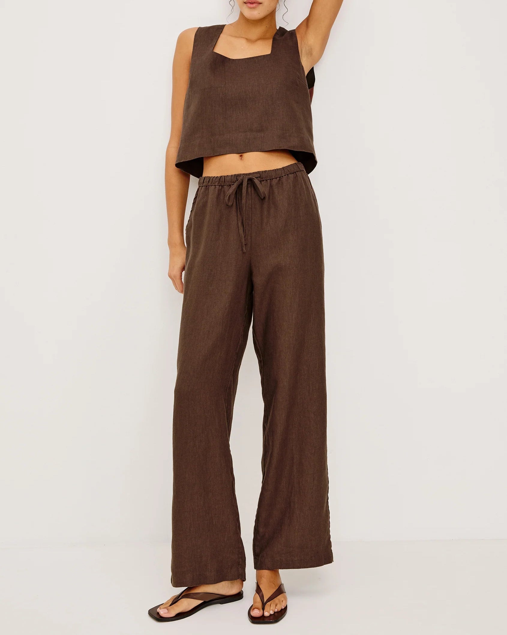 wide leg pant with a drawstring