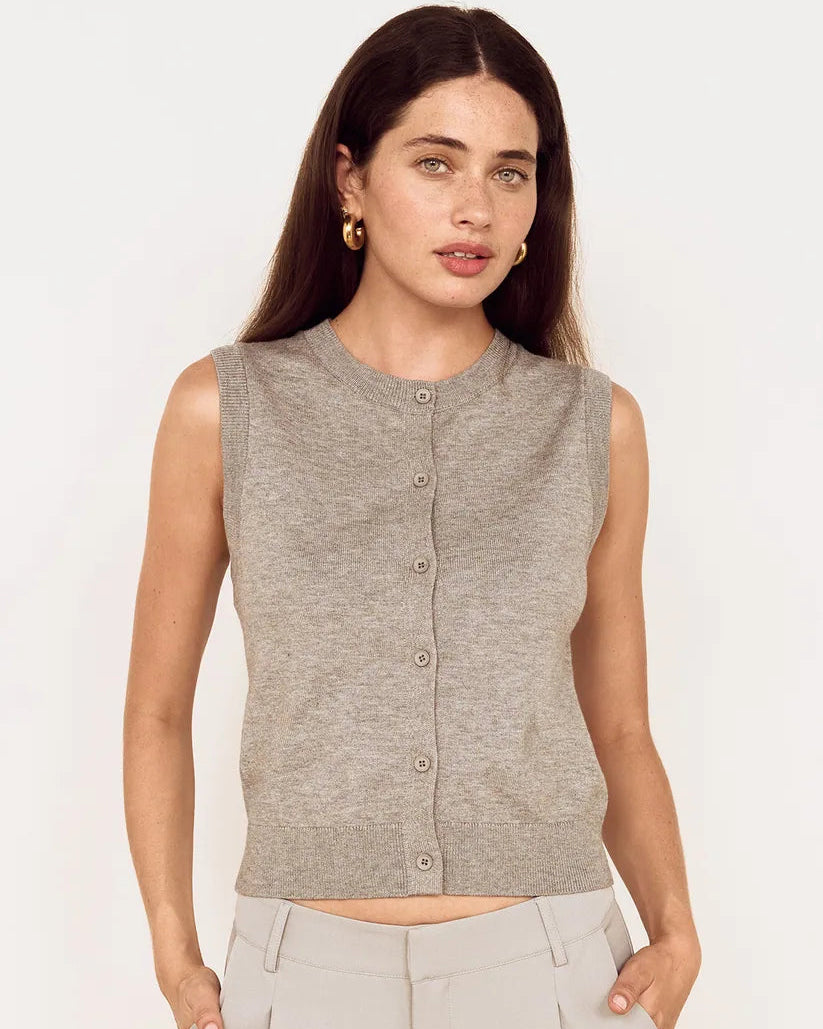 sleeveless knit vest in grey