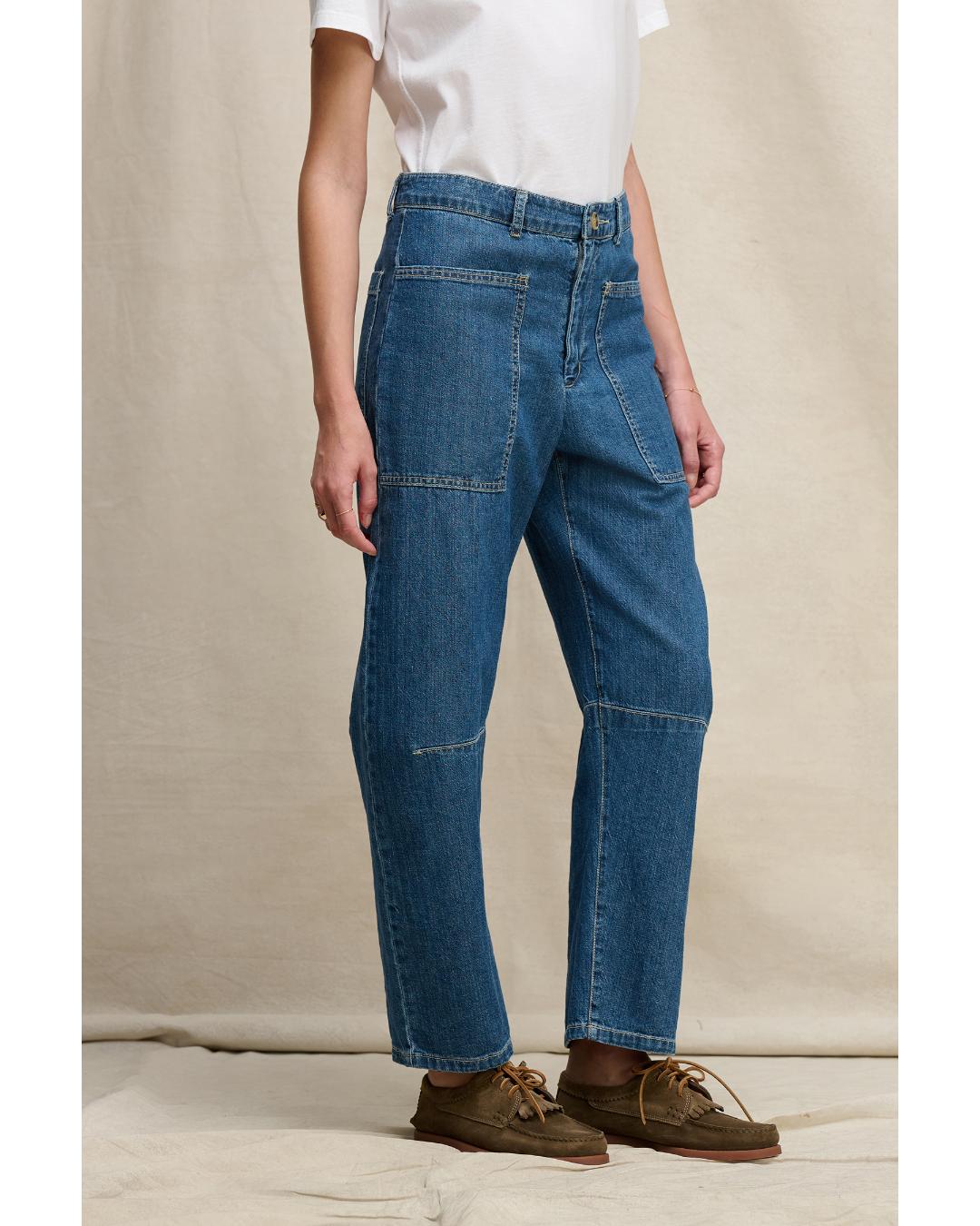 blue jeans with a barrel leg