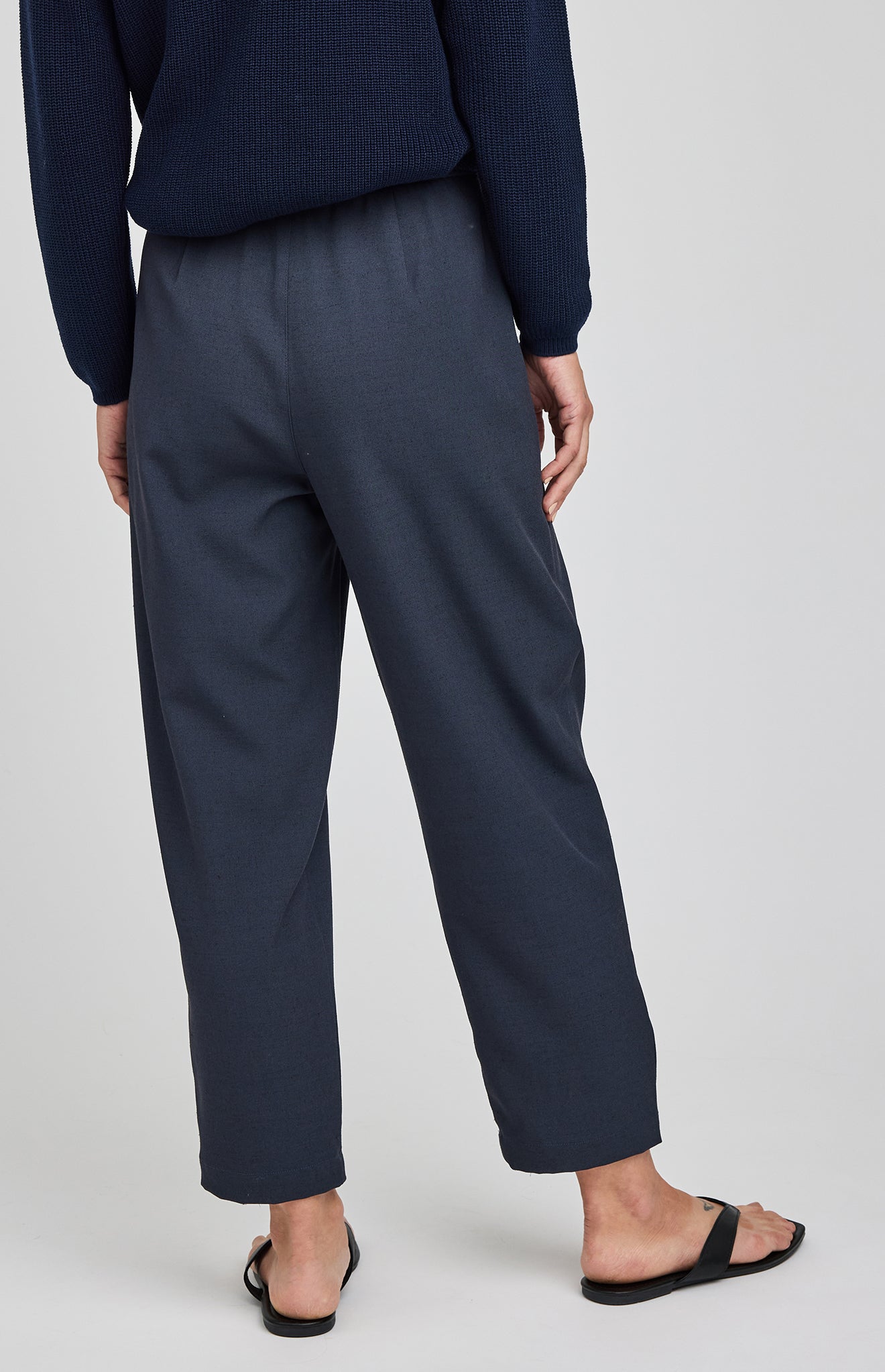 cropped suiting pant in navy 
