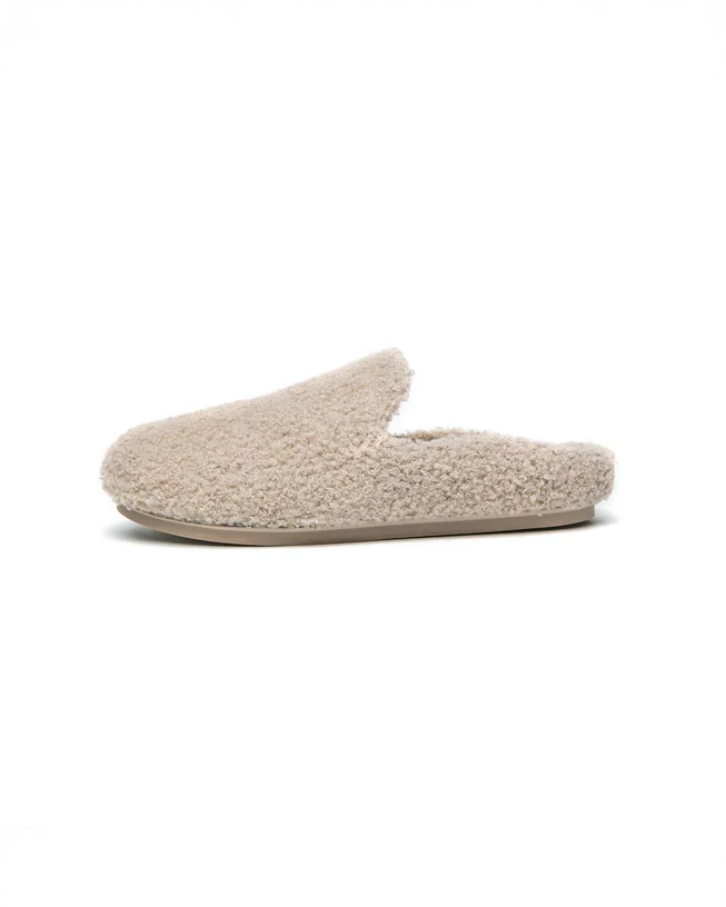 Freedom Moses Kush Sherpa Fleece Slipper in Latte