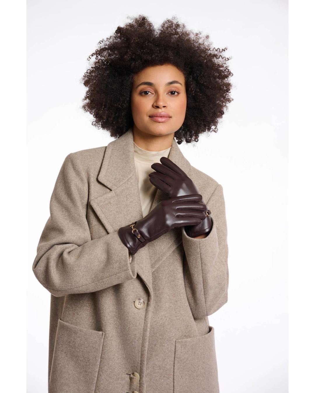 faux leather gloves in brown with a old buckle on wrist