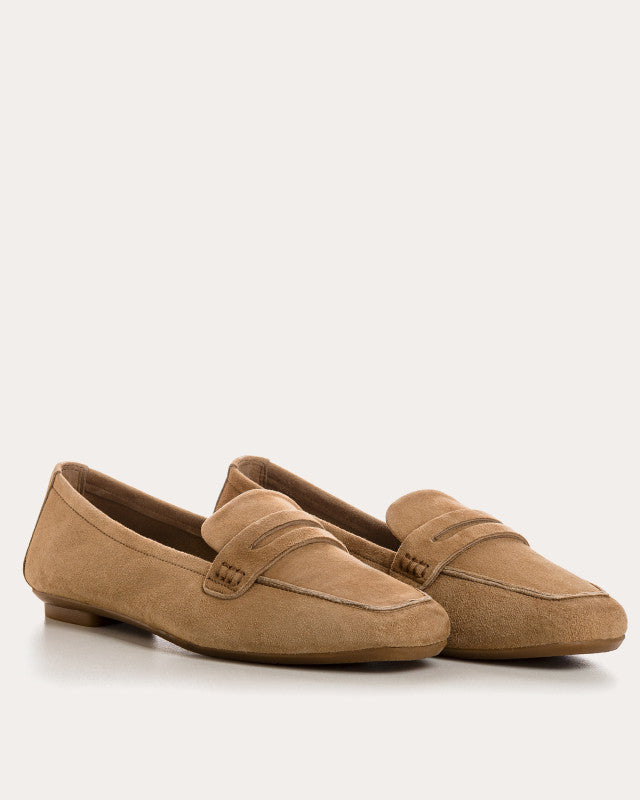tan loafer shoe