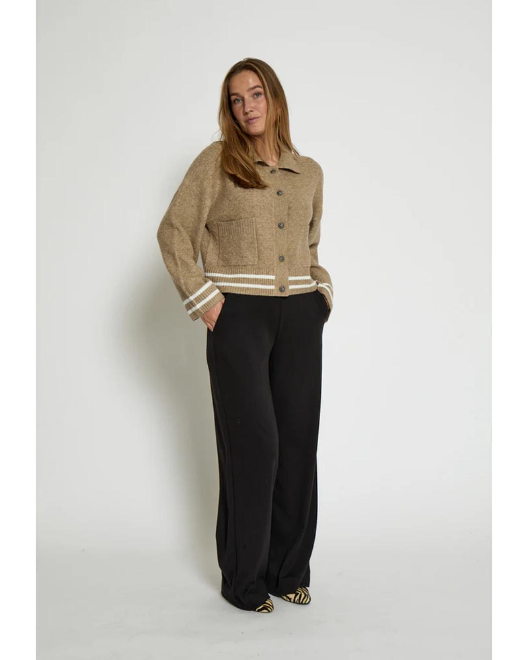 knit cardigan with a collar in brown