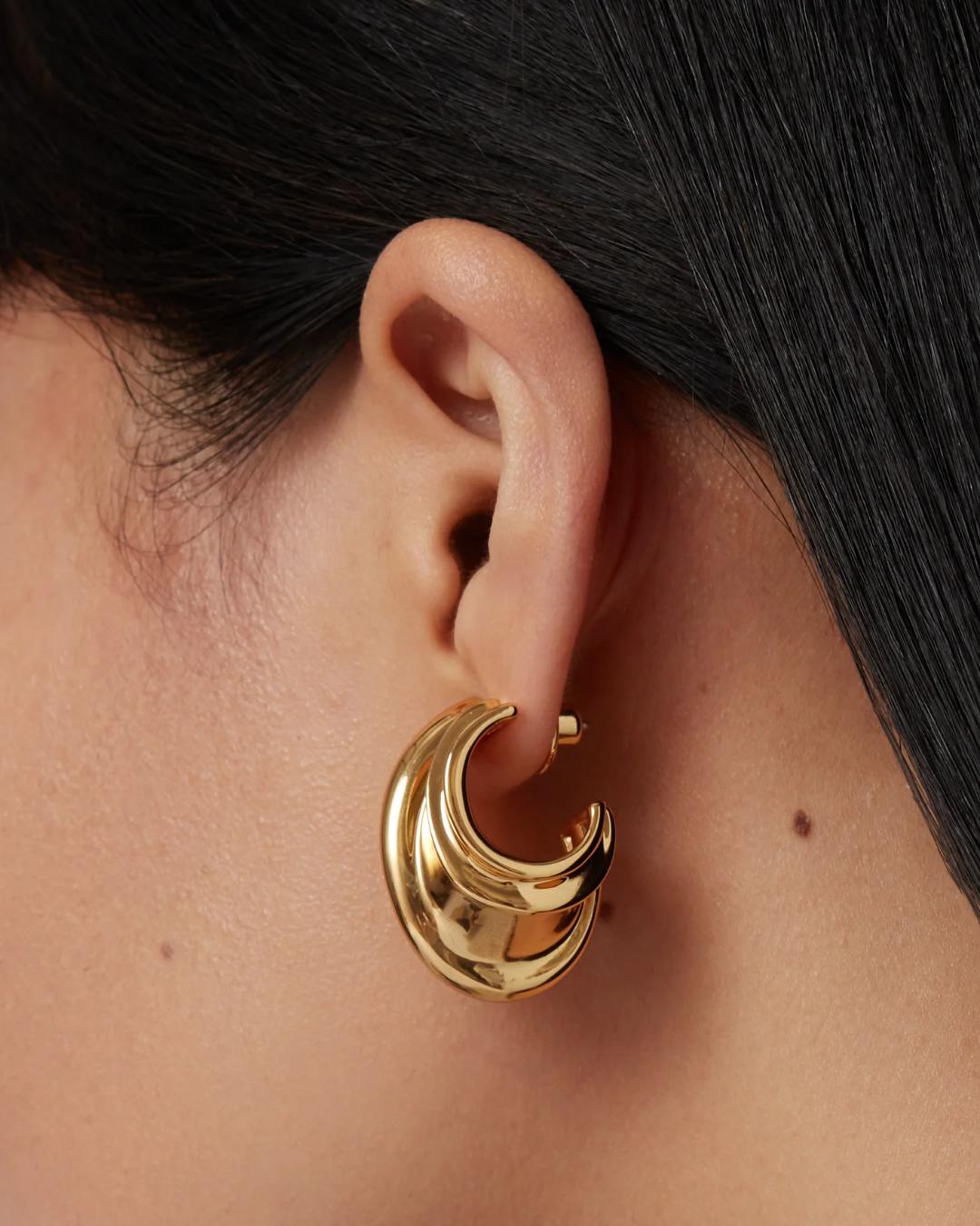 chunky statement hoop in gold