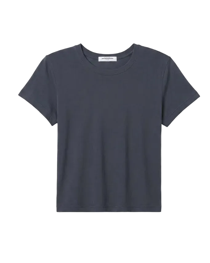 basic t-shirt in navy blue