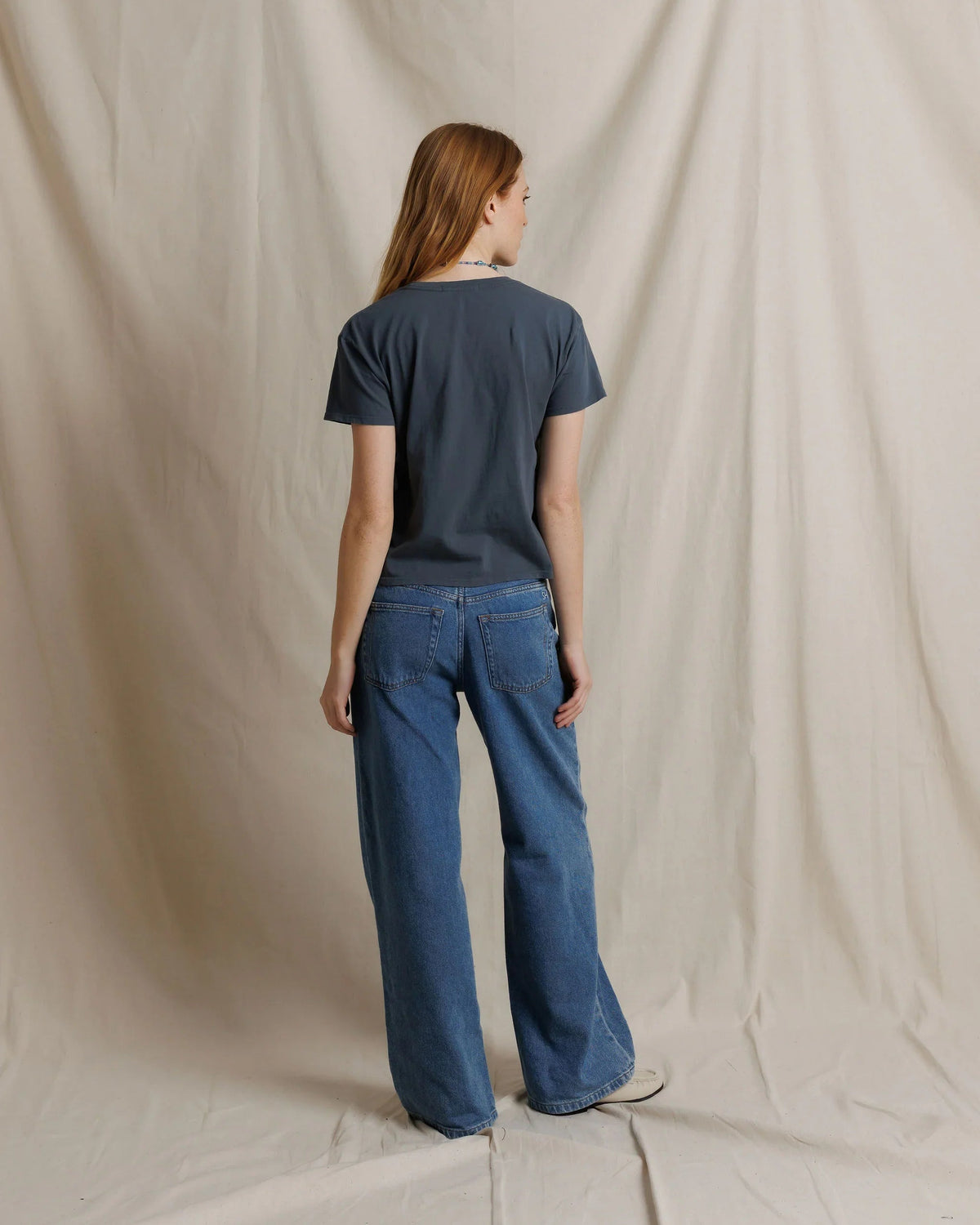 basic t-shirt in navy blue