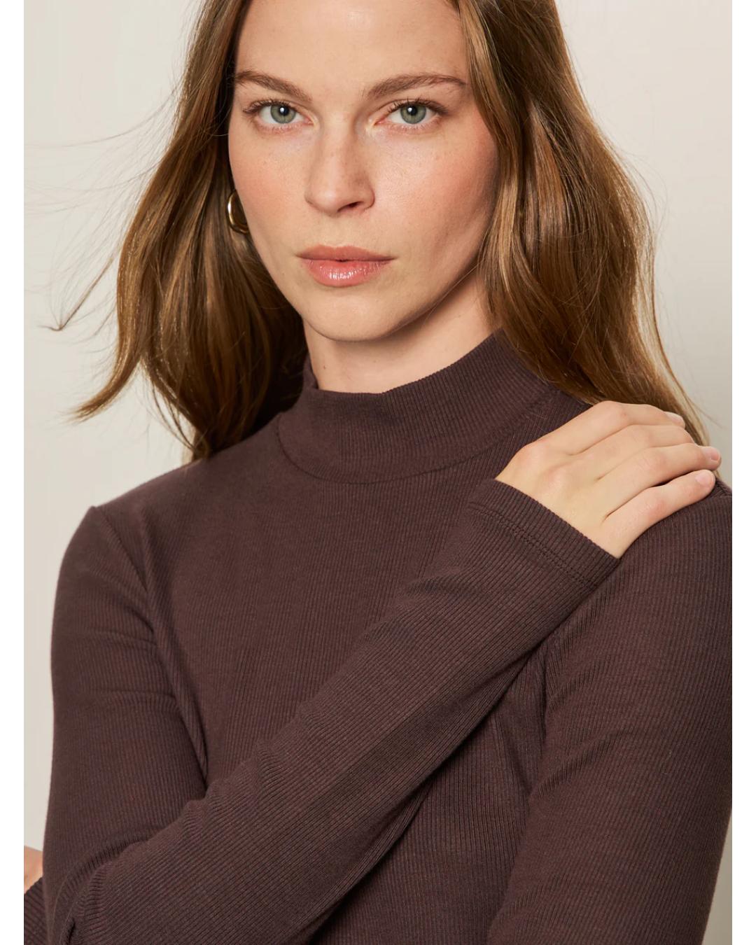 long sleeve mockneck top in brown