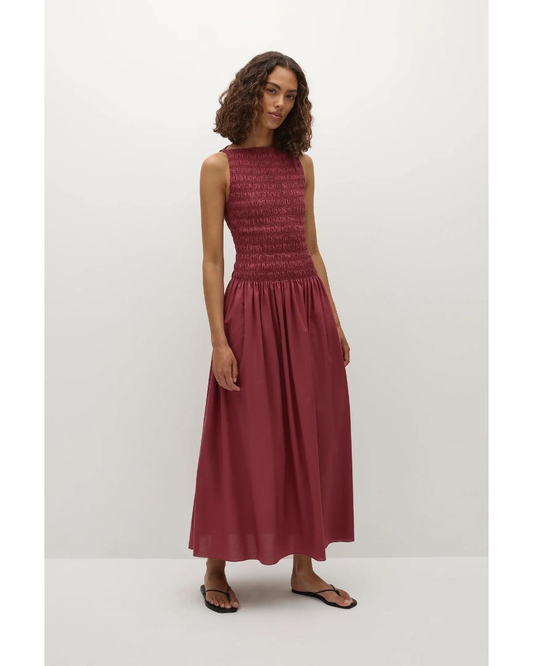 midi sleeveless dress in a deep red/pink