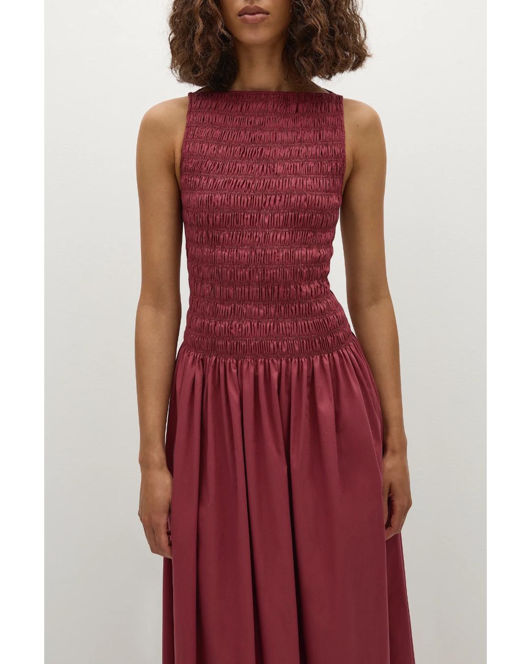 midi sleeveless dress in a deep red/pink