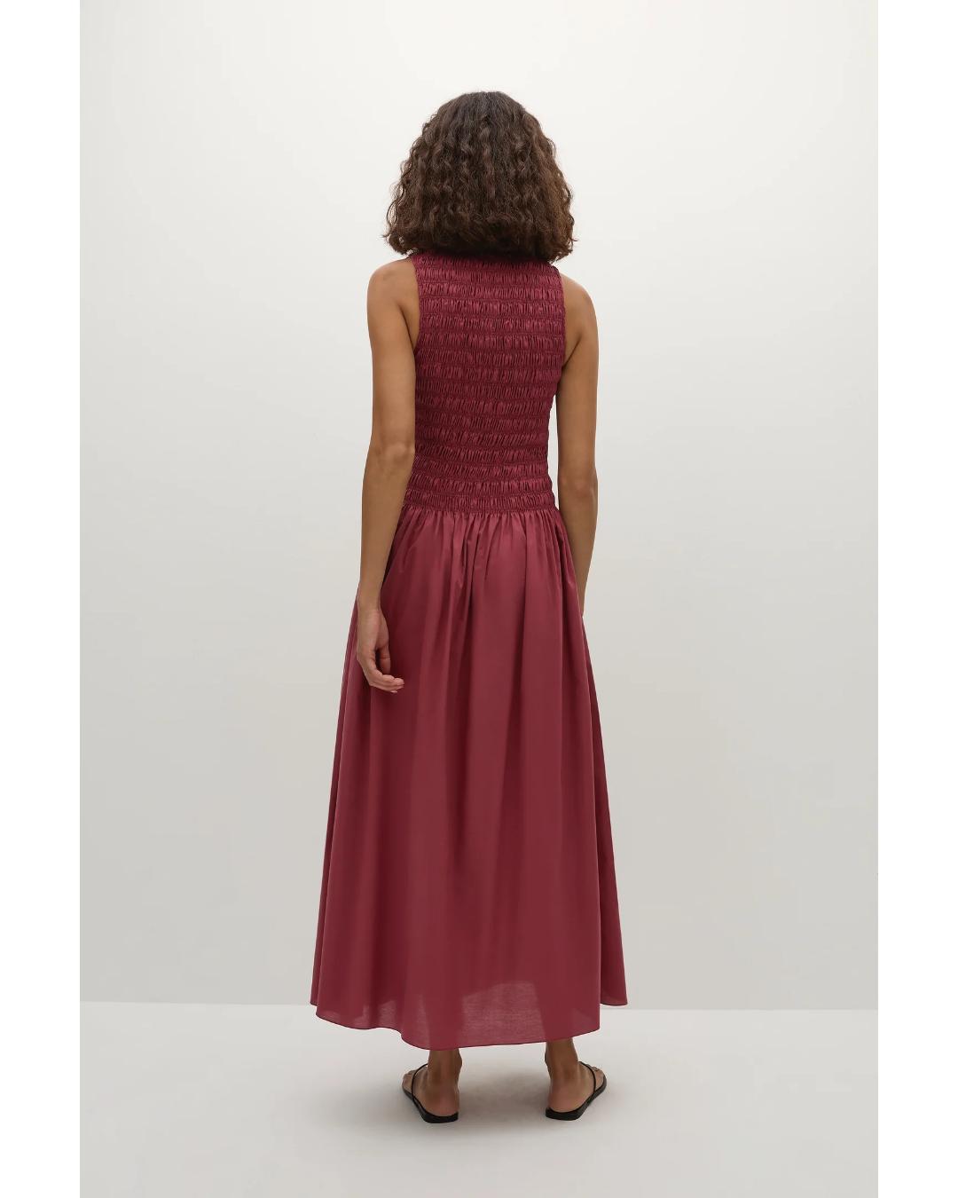 midi sleeveless dress in a deep red/pink