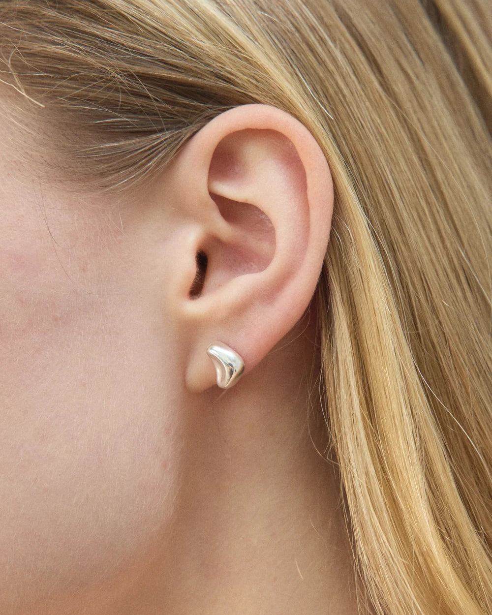 tear drop silver stud earring