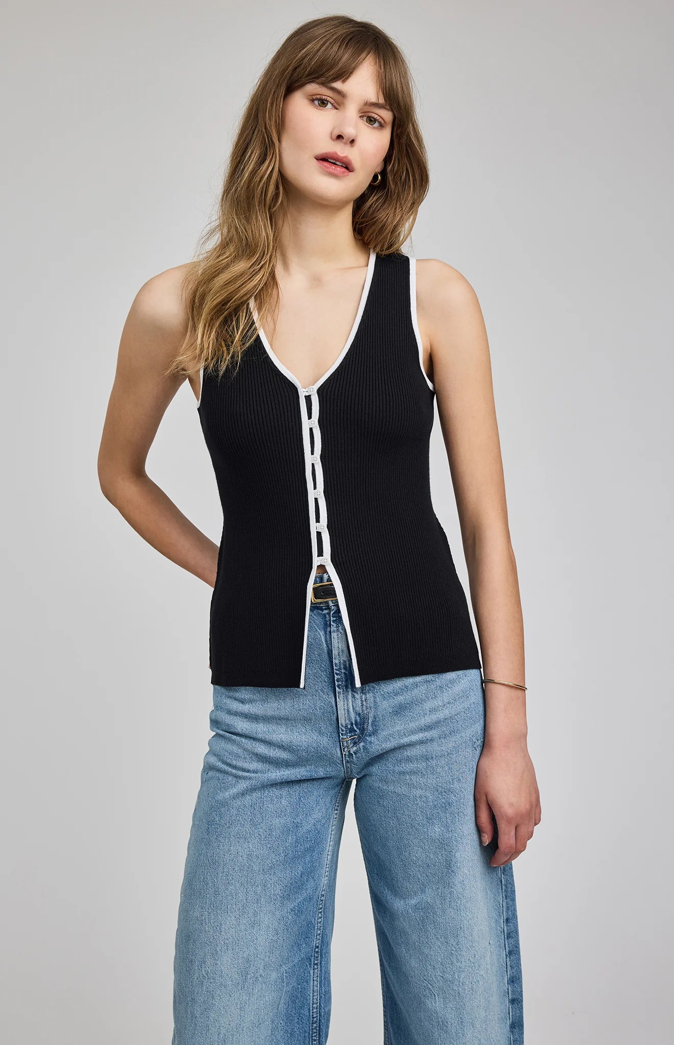 ribbed tank top in black and white pipping 