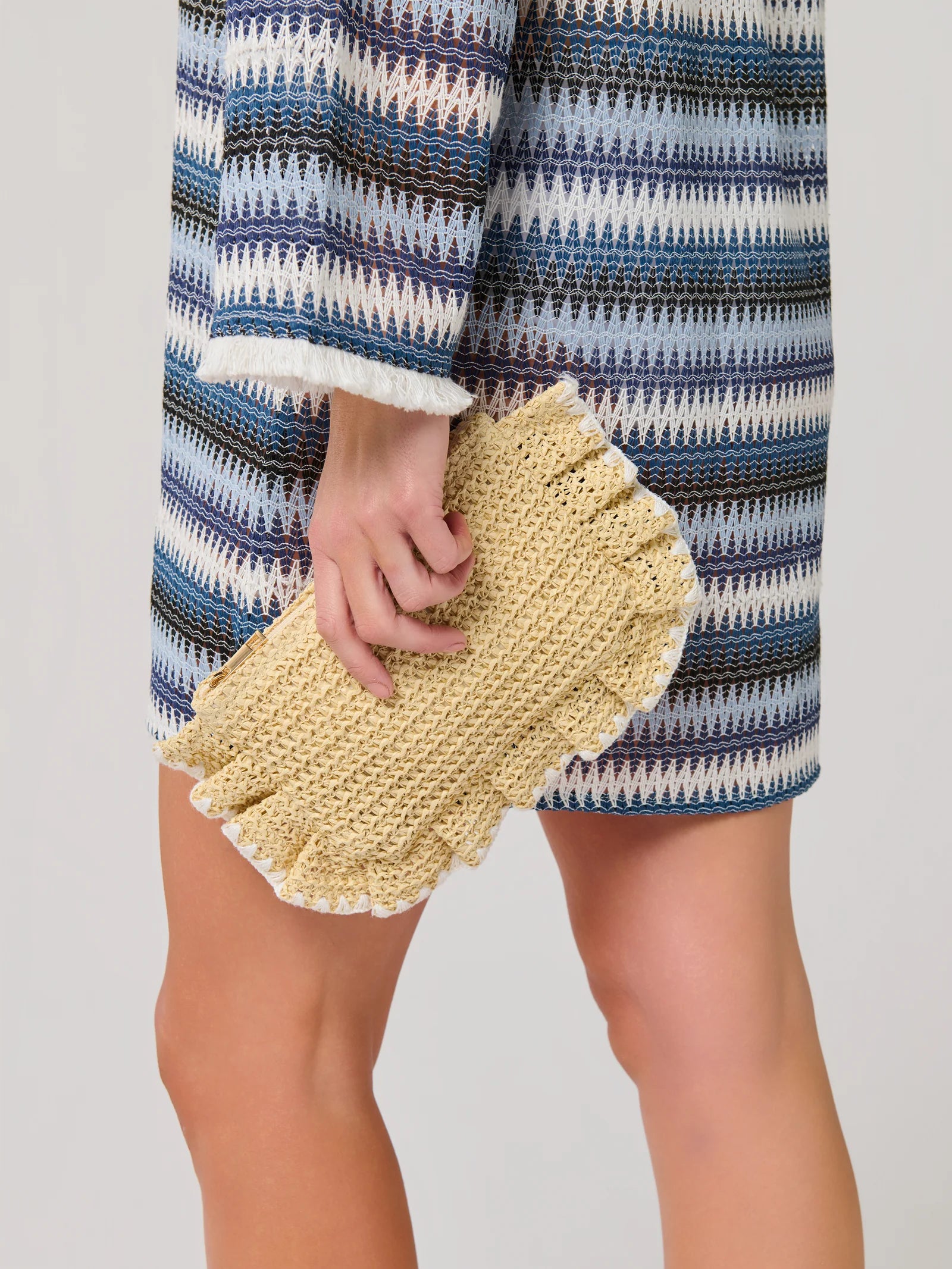 small straw zip pouch