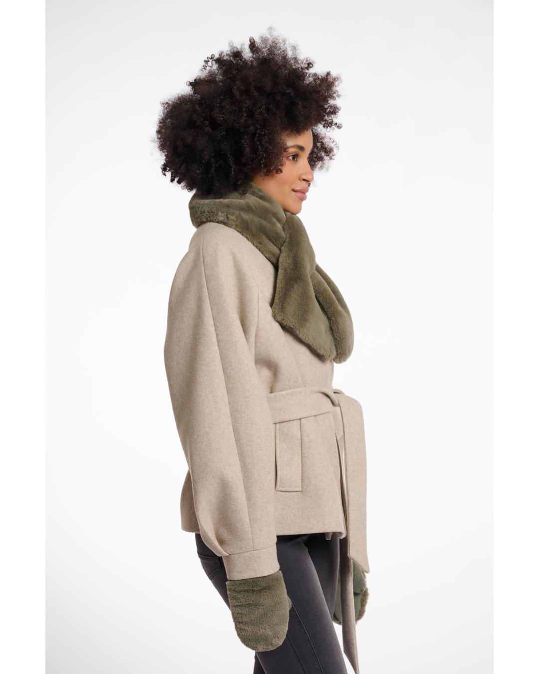 faux fur scarf in green