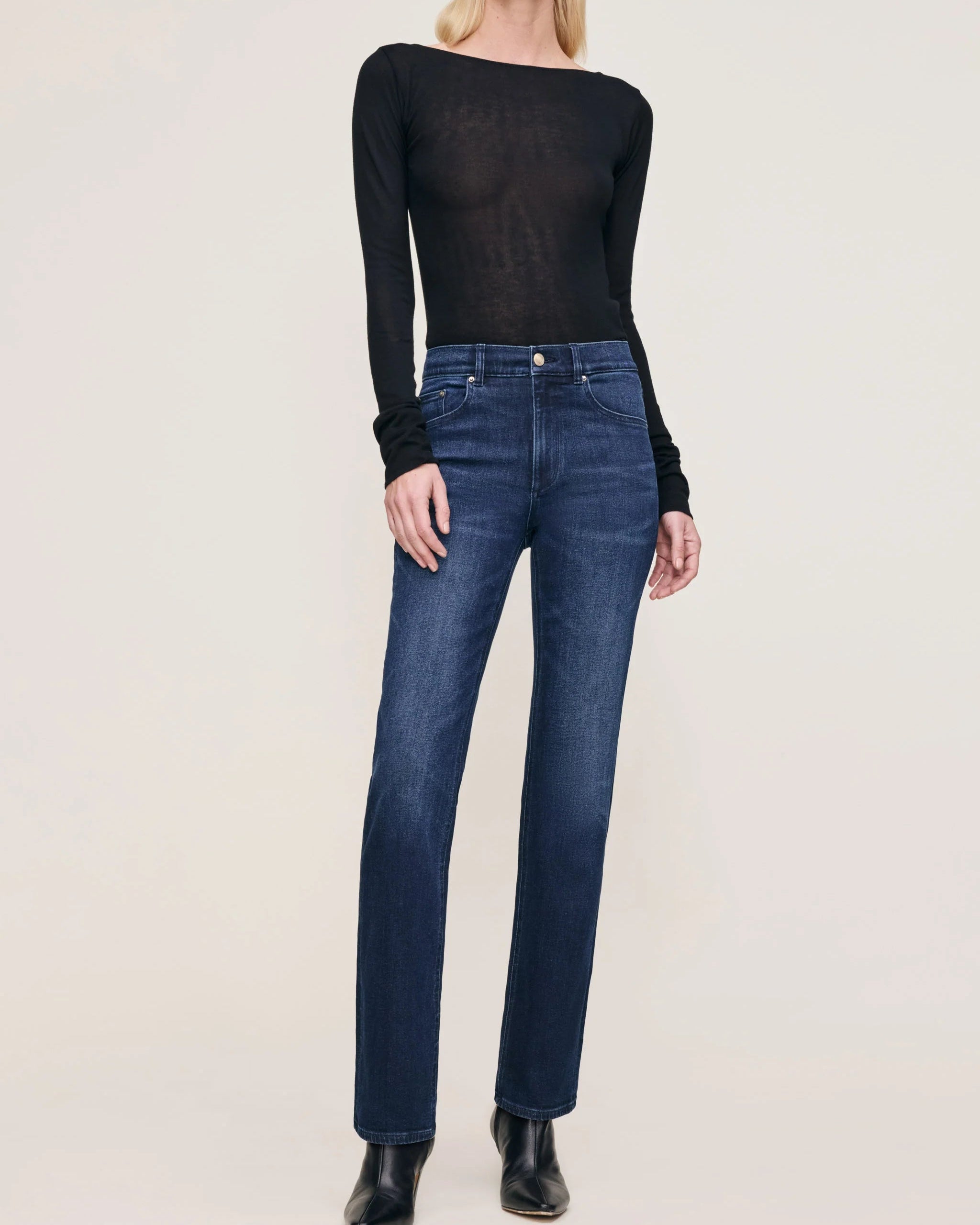 dark blue denim pants wth a straight leg