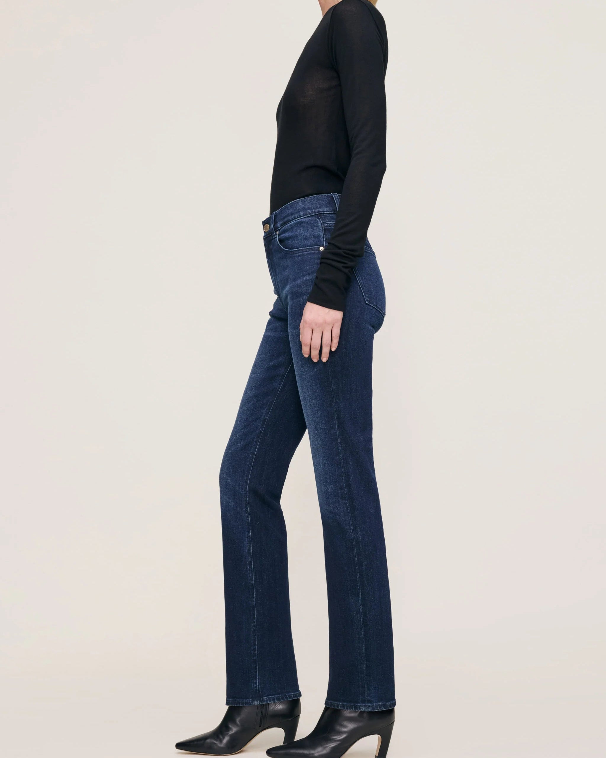 dark blue denim pants wth a straight leg