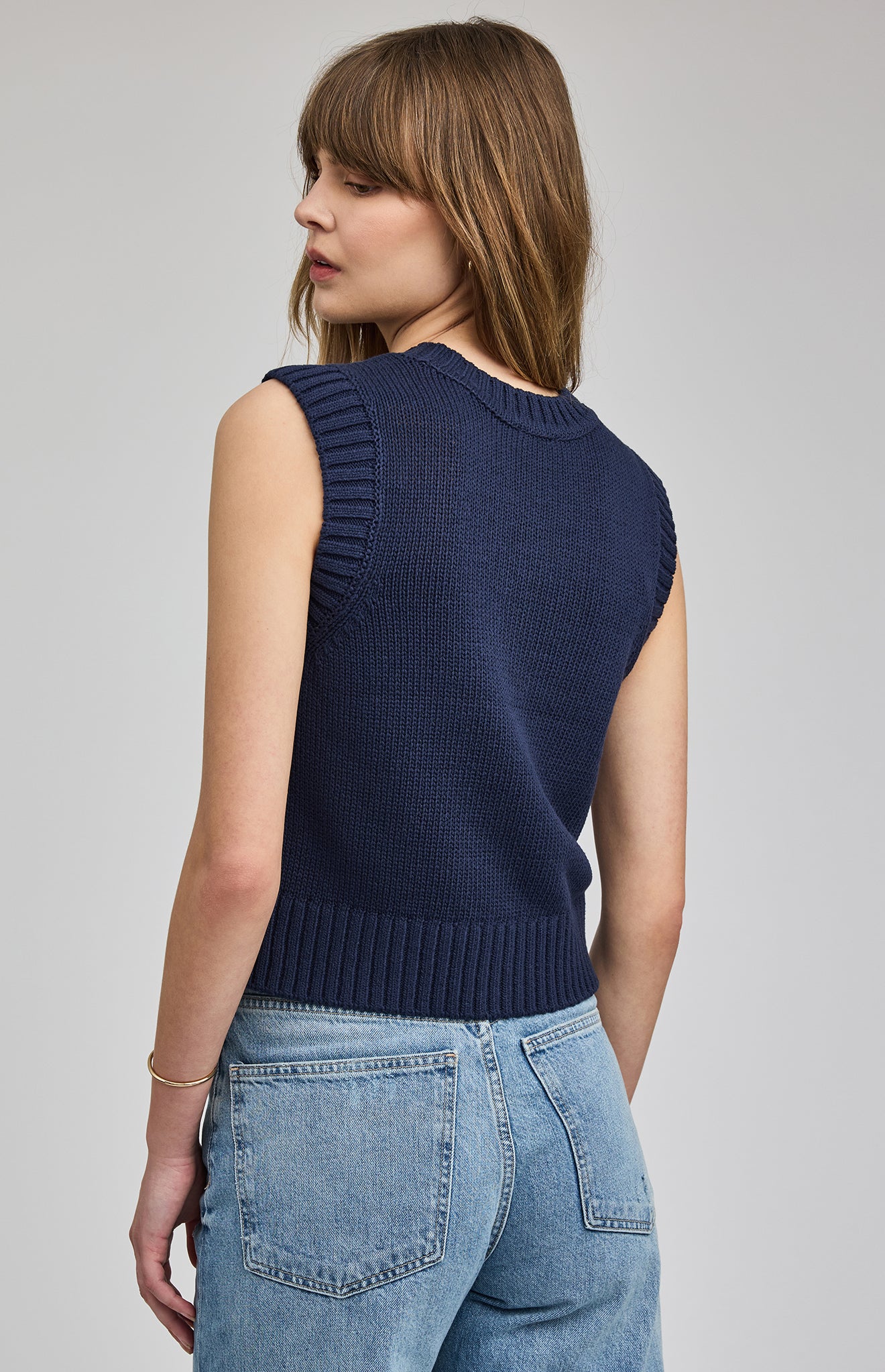 knit v-neck vest in navy