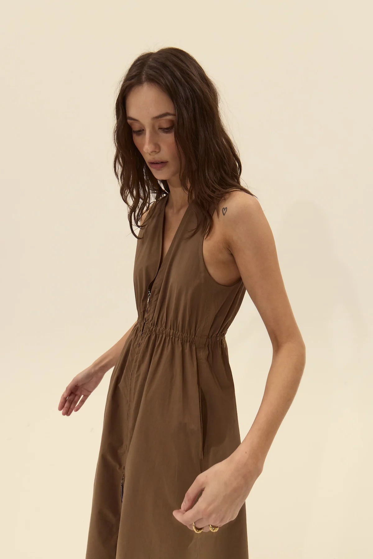 midi sleeveless dress in brown