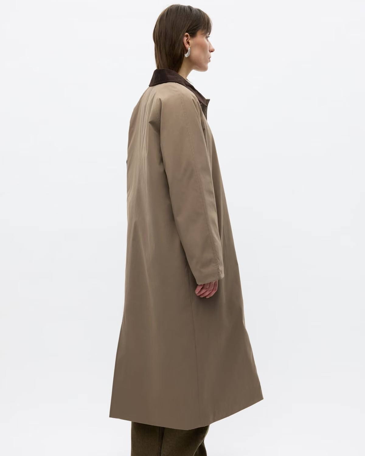 long light brown coat with darks brown collar