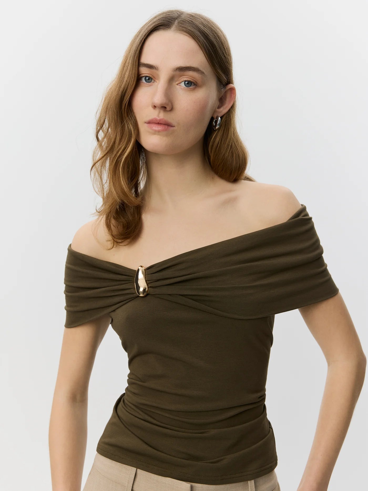 strapless off shoulder drop in brown with gold detail