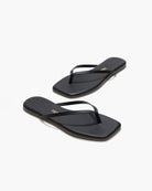square toe flip flop in black