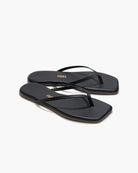 square toe flip flop in black