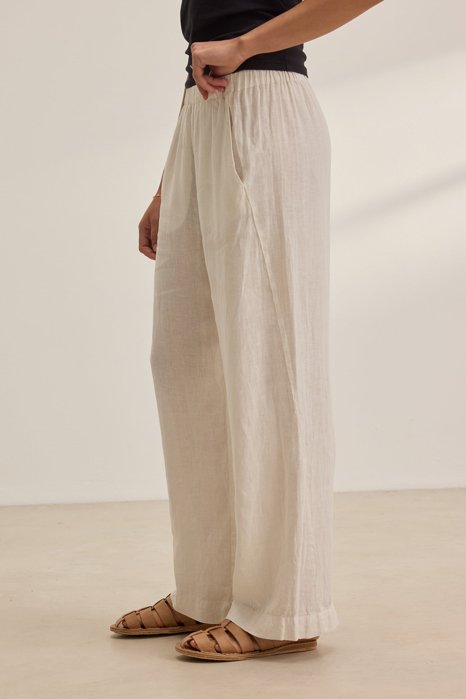 wide led linen pant in beige