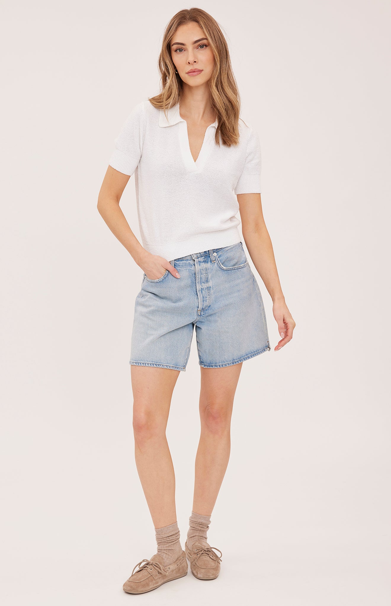 v-neck collar short sleeve white knit top