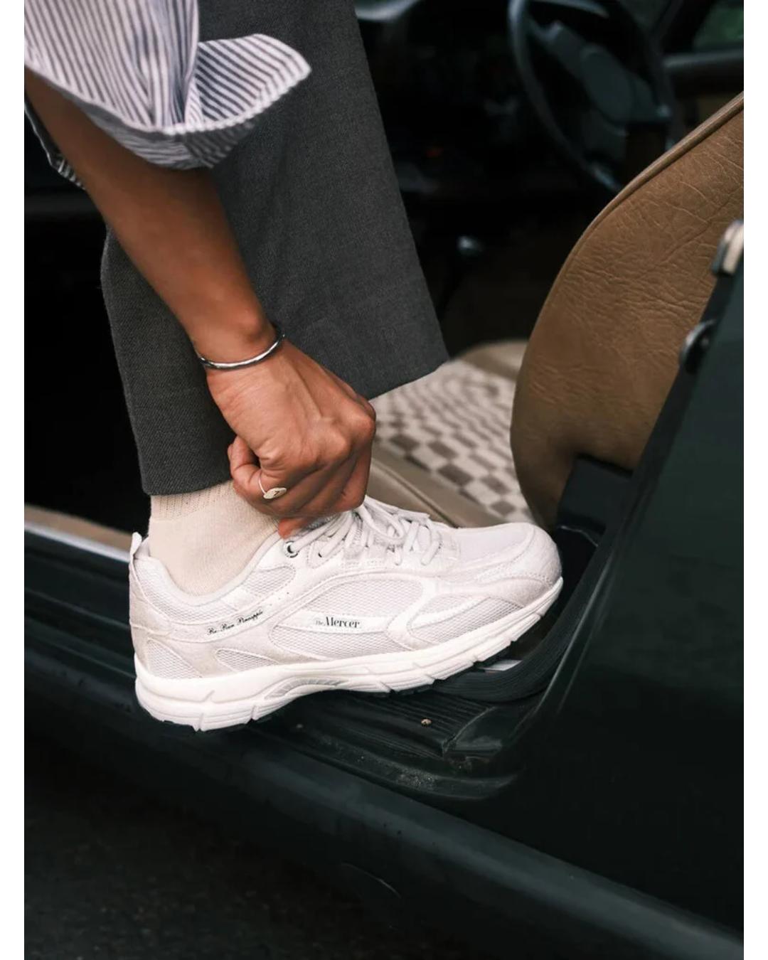 white sneakers with laces