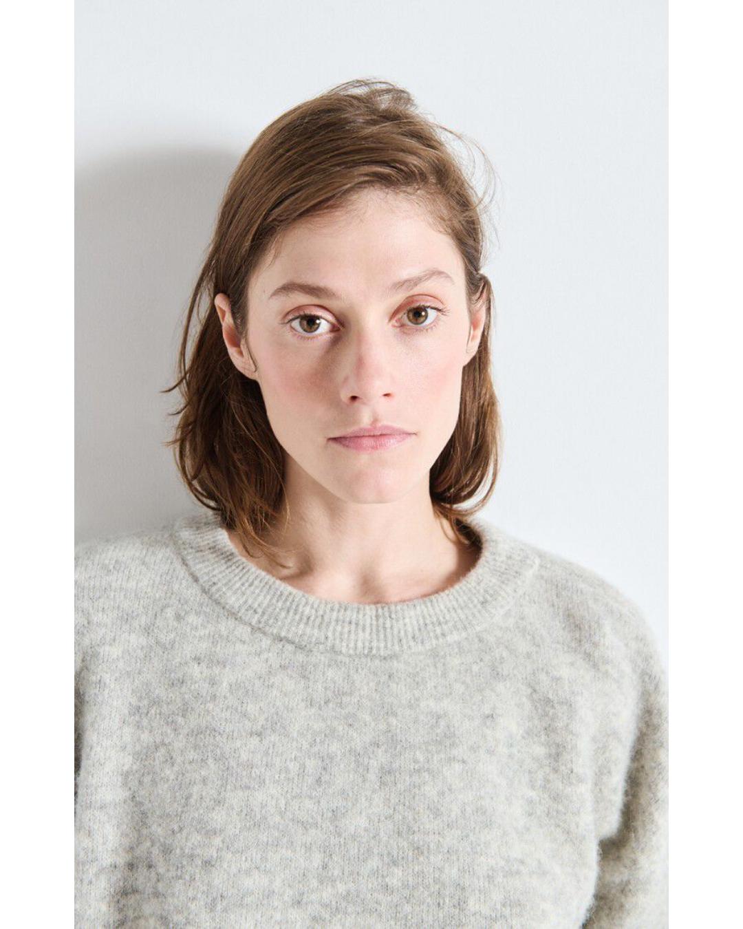 light grey crewneck sweater 